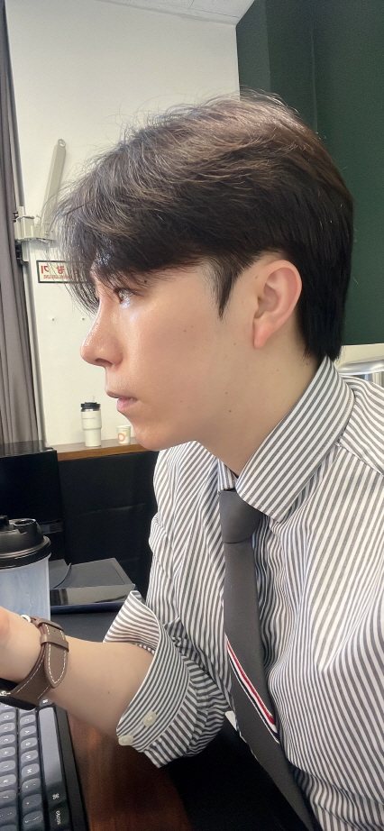 잘생겼다는 말 많이 들어서 맘에 듭니다!