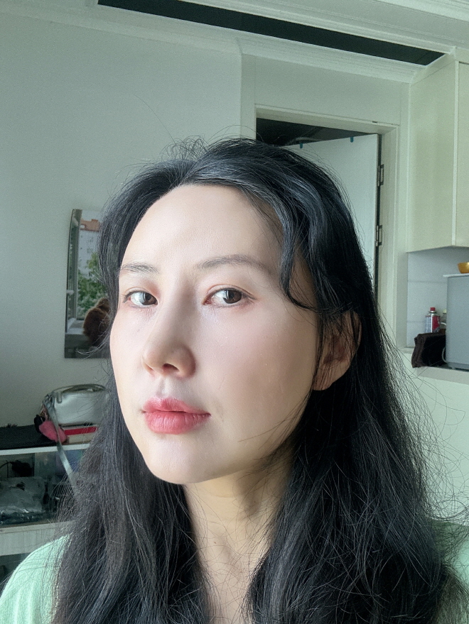 원장님 설명이 너무 와닿았고 제 얼굴에 잘맞춰주실거 같아서 했는데 너무 만족! ㅋㅋ