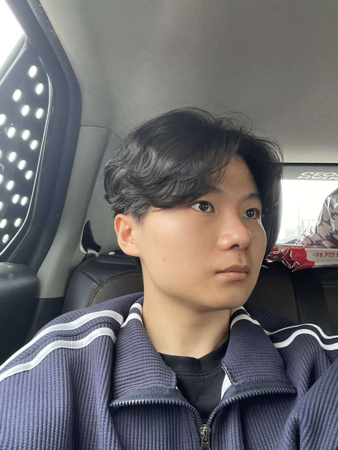 자연스럽게 잘 해주신 것 같습니다.