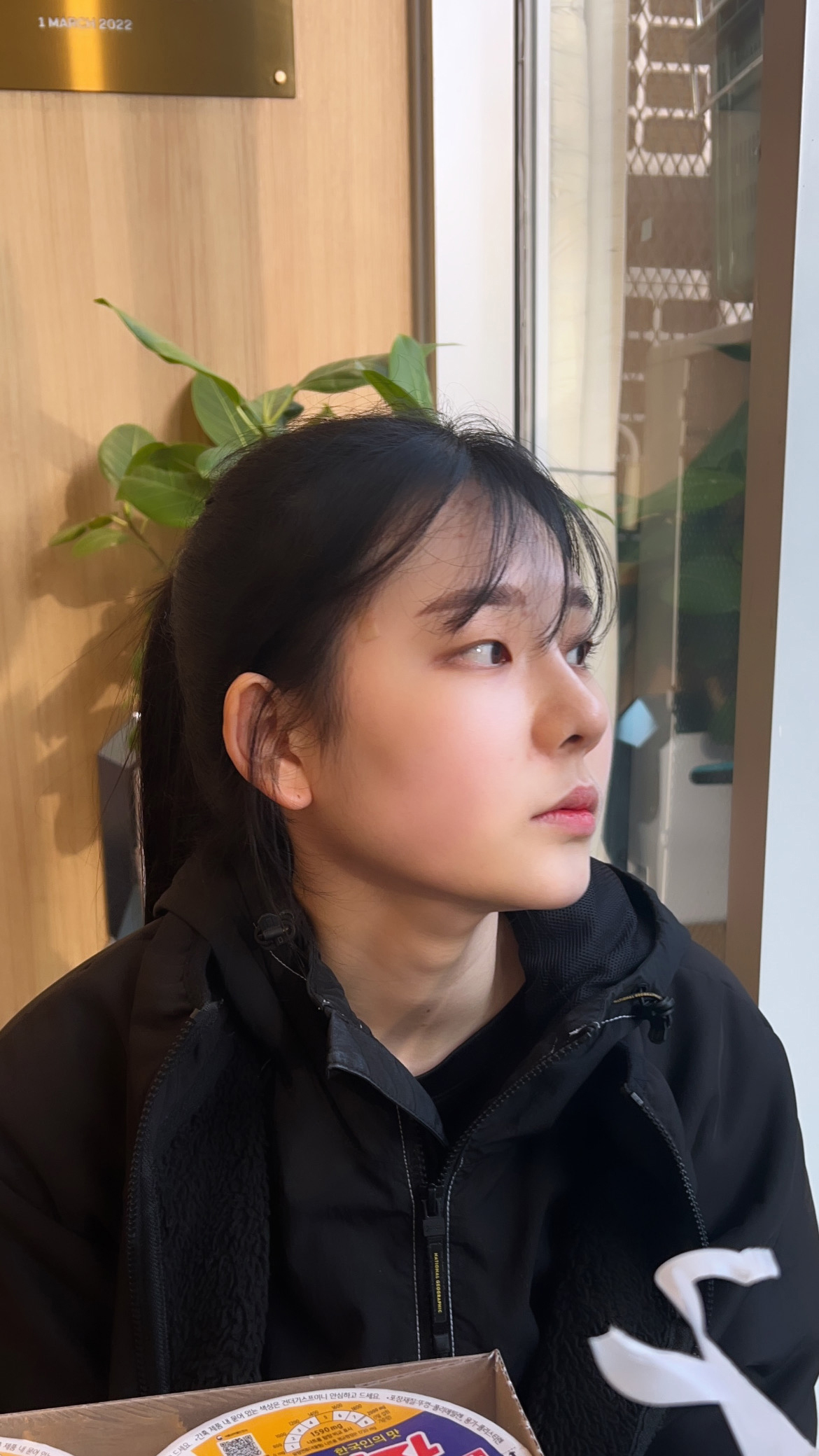 코가 뭉뚝했는데 확실히 하고 나니깐 인상이 달라졌습니다.