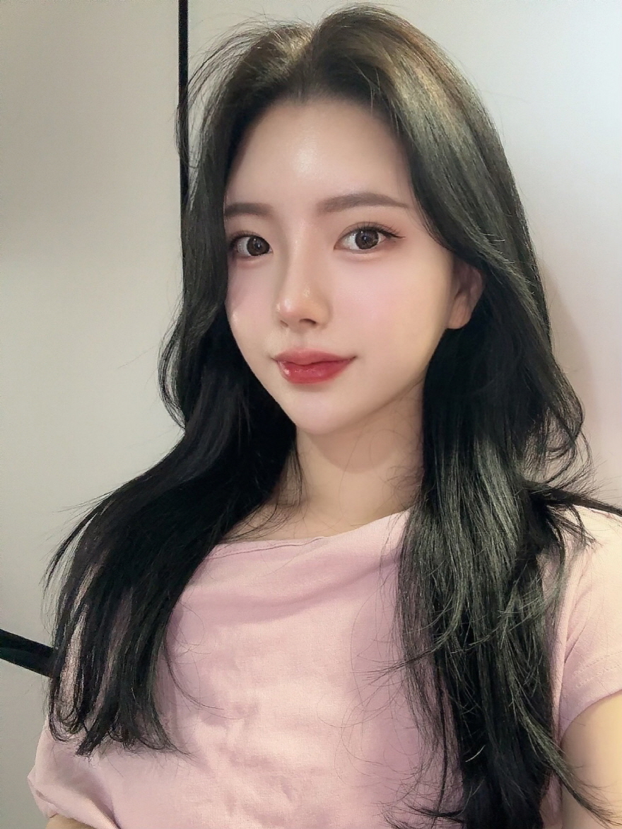 주변 사람들이 볼때마다 코 너무 잘됐다고 이쁘다고 들어요 ㅎㅎㅎ