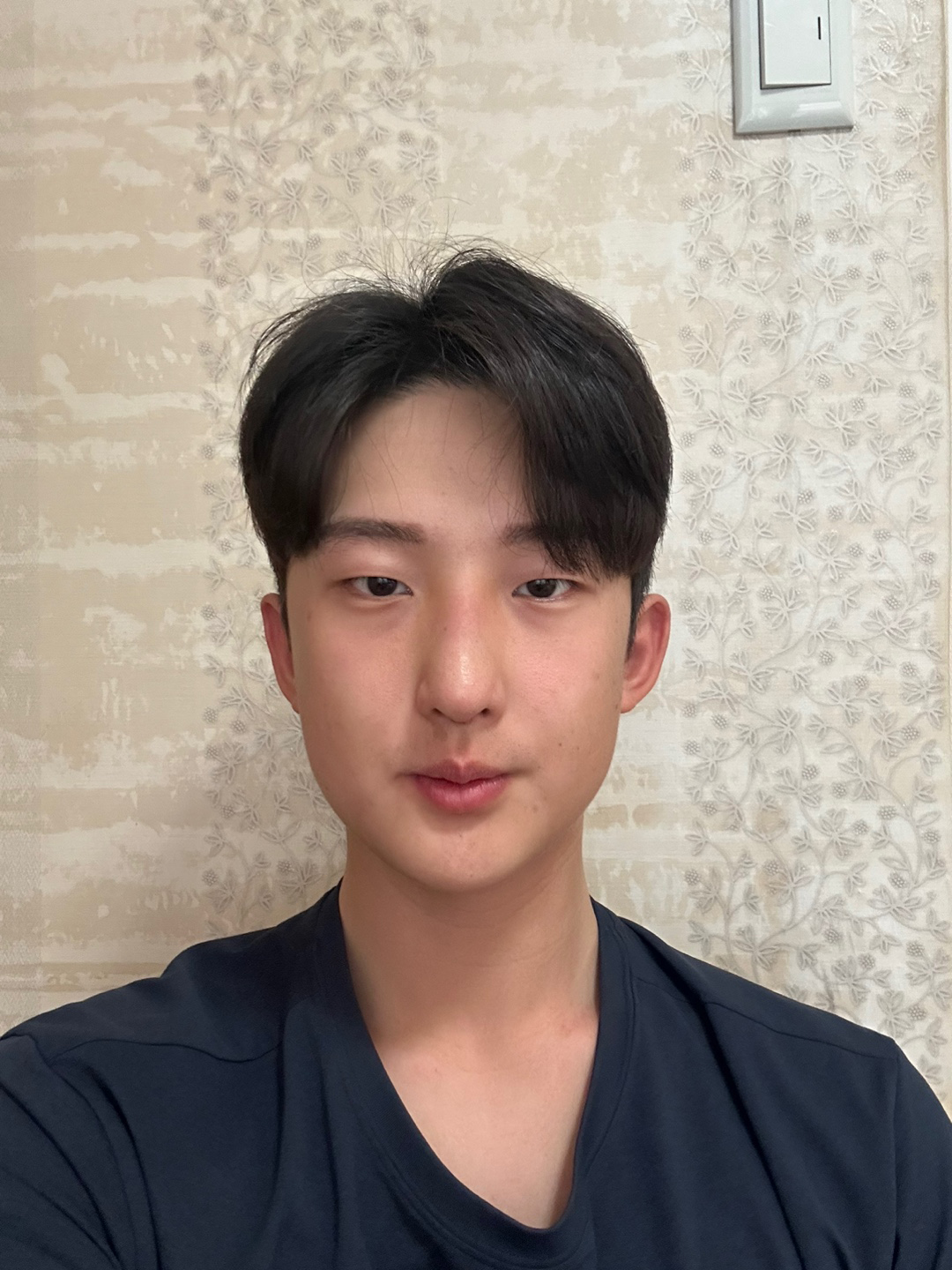 수술 후 많은 불편함 없었고 일을 함에도 지장이 없었습니다!