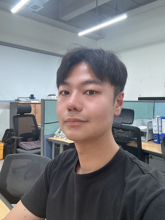 예전보다는 코가 이뻐져서 만족하고 있습니다.