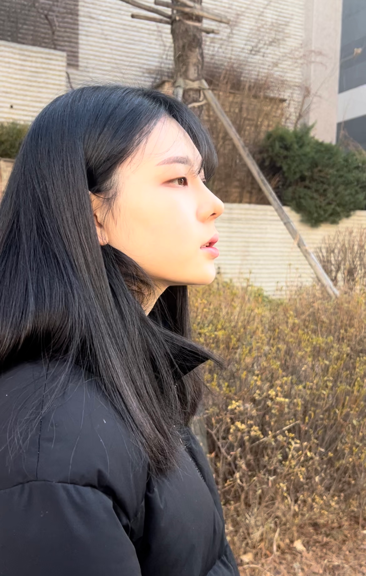 시간이 지난 지금도 말씀해주신 코 형태로 유지되고 있어서 만족합니다!