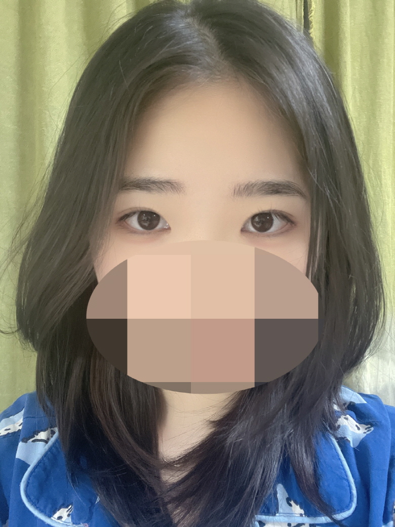 걱정을 한 게 무색할 정도로 제 얼굴과 정말 잘 어울려서 만족스럽습니다.