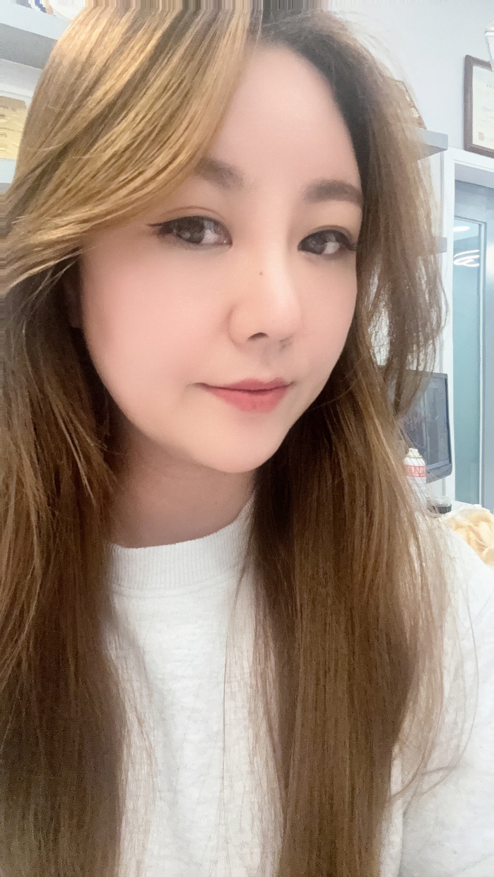 상담도 좋앗고 수술후 경과도 좋아서 잘햇다 생각듭니다~