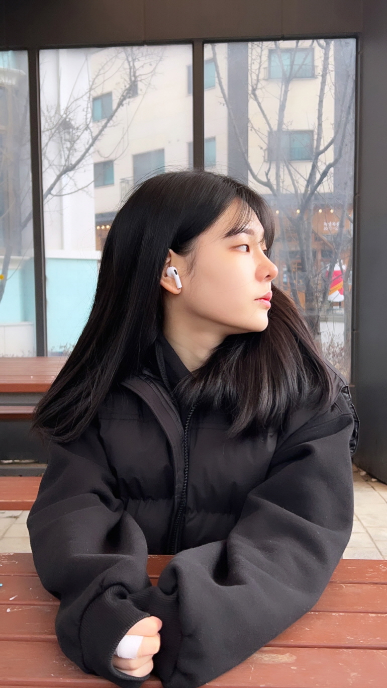 코가 딱 보이고 라인이 자연스럽고 이쁘게 정리가 되었어요