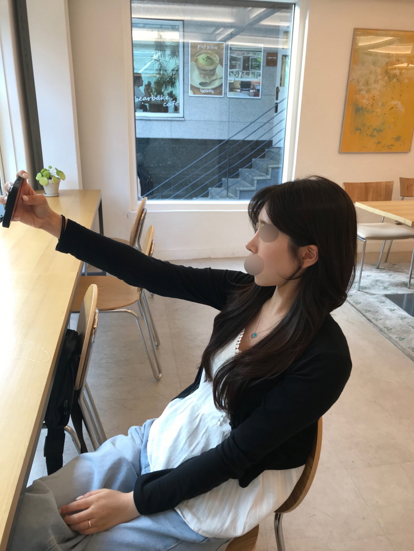거울볼때랑 셀카 찍을 때 너무 행복해요! 안 찍던 사진도 막 찍게 되네요 ㅎㅎ 특히 옆태루