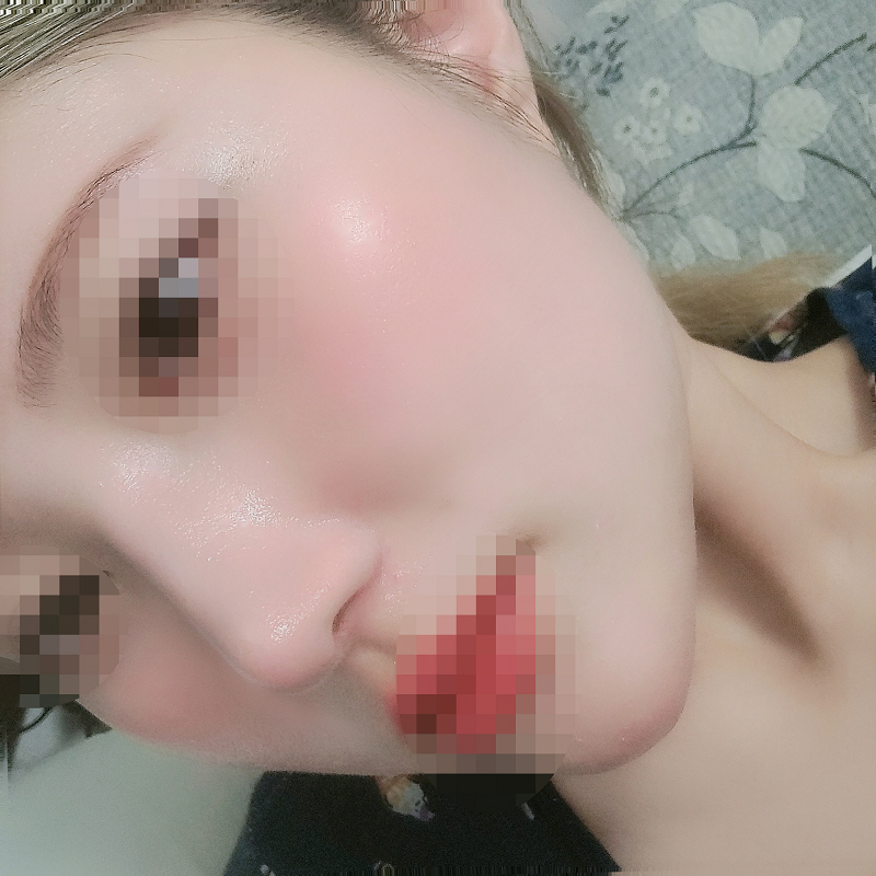 정말 성형안한 코처럼 오똑한데 자연스러운 코로 보여요!! 이건진짜인정해요 ㅋㅋㅋㅋ