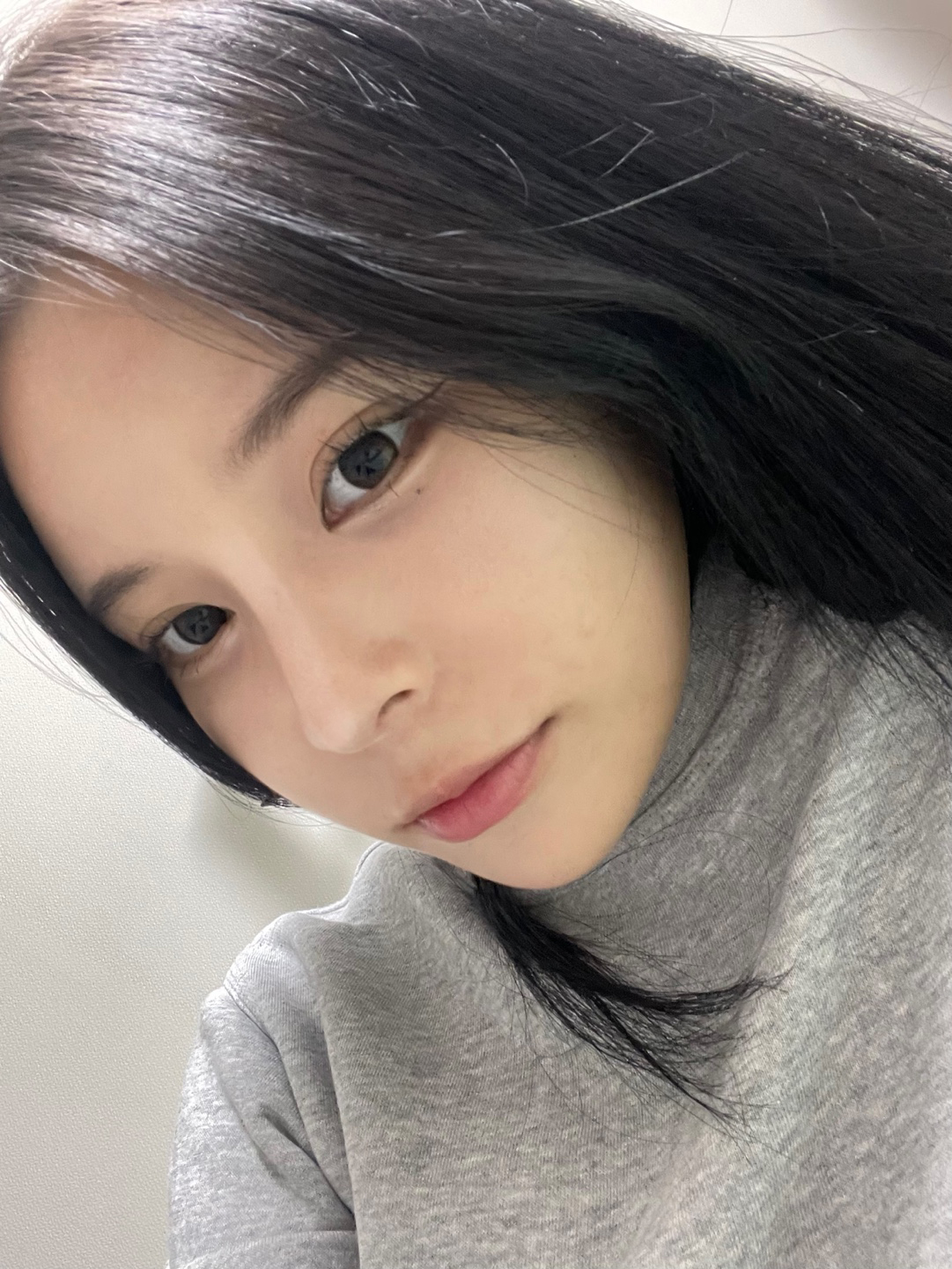 코가 전보다 더 뚜렷해졌고 스트레스 받던 부분도 없어져서 너무 만족해요!! ㅎㅎ