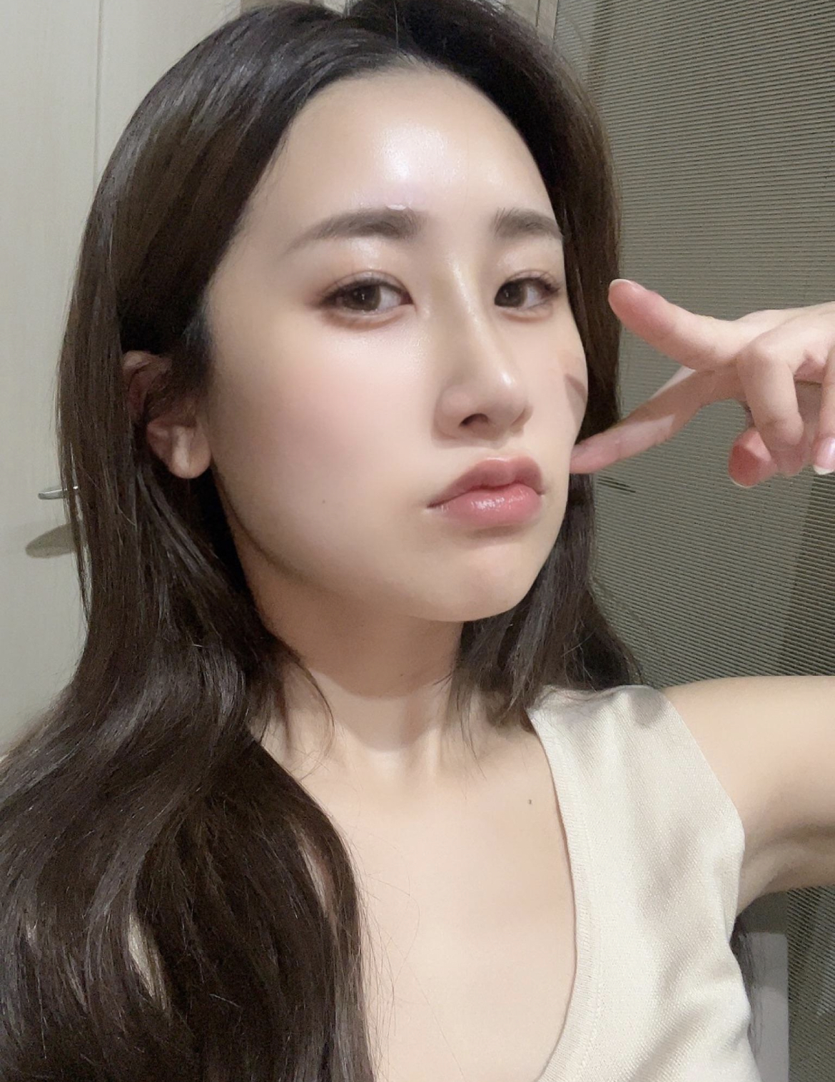 자꾸 옆모습만 보게 되요 ㅎㅎ