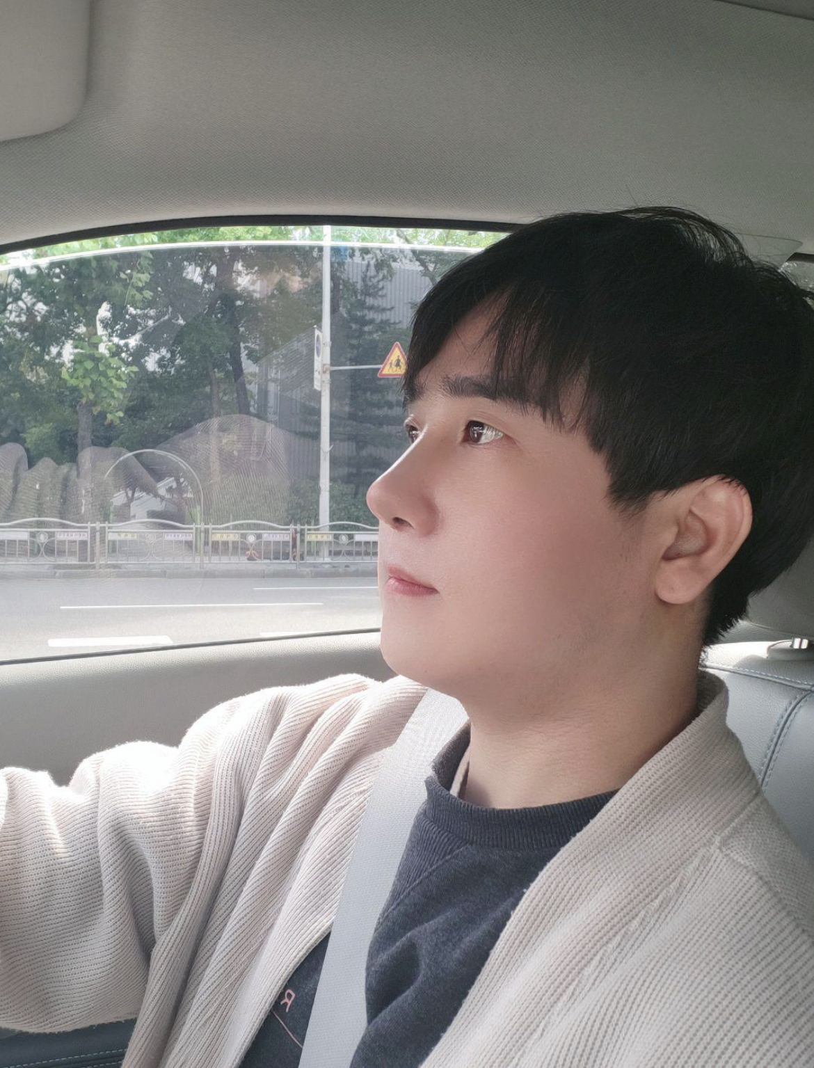 휘었던 코가 바르게 펴졌어요 ㅎㅎ